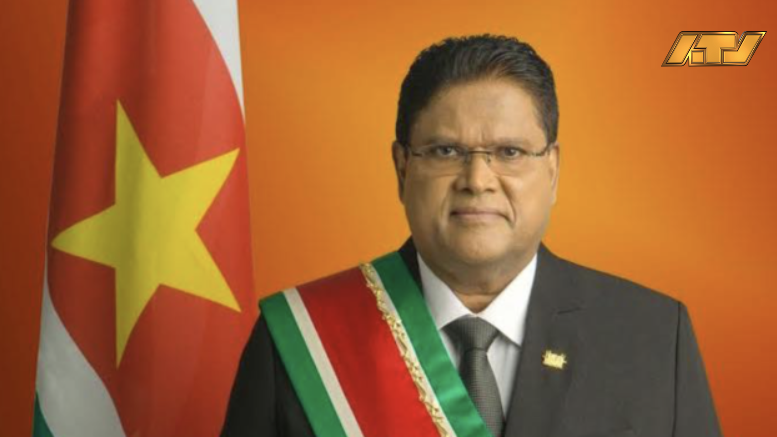 President roept op tot rust en waardigheid