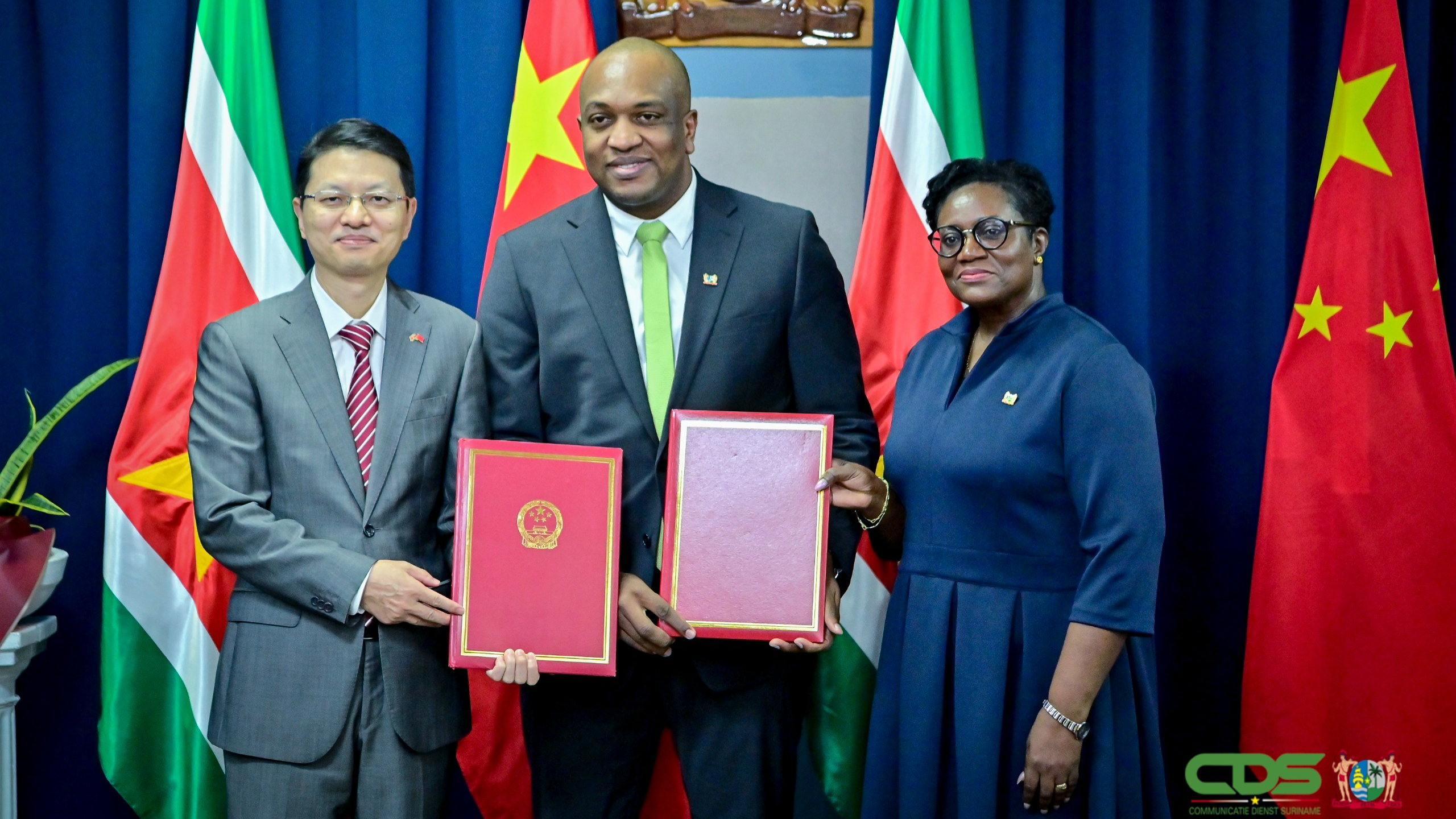 Suriname en China versterken samenwerking met schuldverlichting en nieuwe financiering