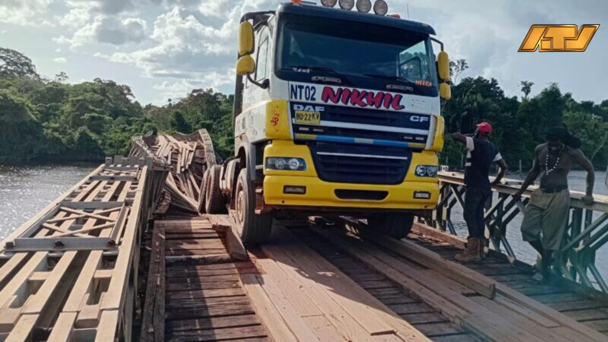 Witagron-brug deels ingestort: dorpshoofden vragen noodhulp en herstelplan