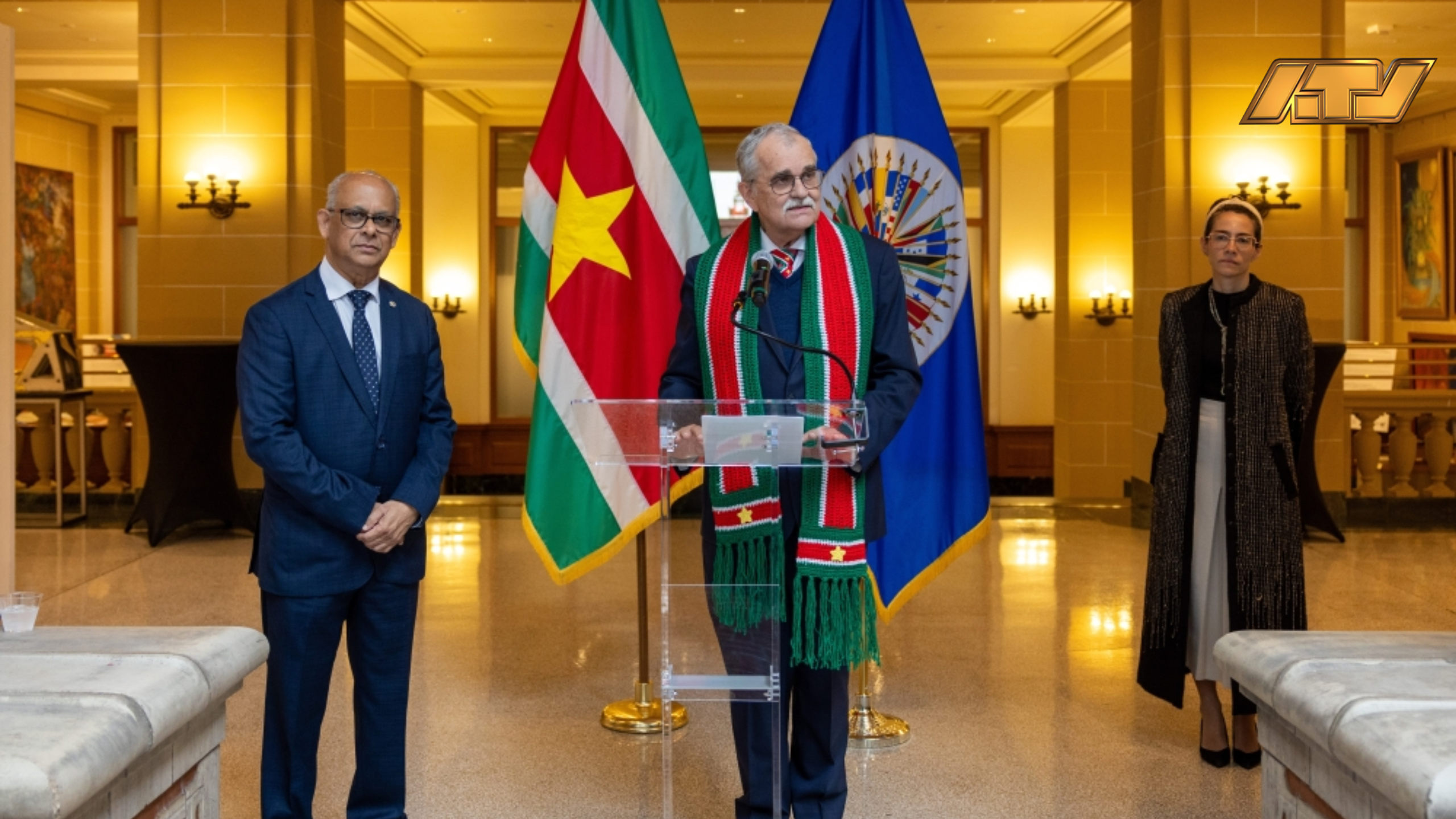 Surinaamse ambassade in Washington belicht oeuvre Jozef Nassy tijdens 50 jaar Srefidensi