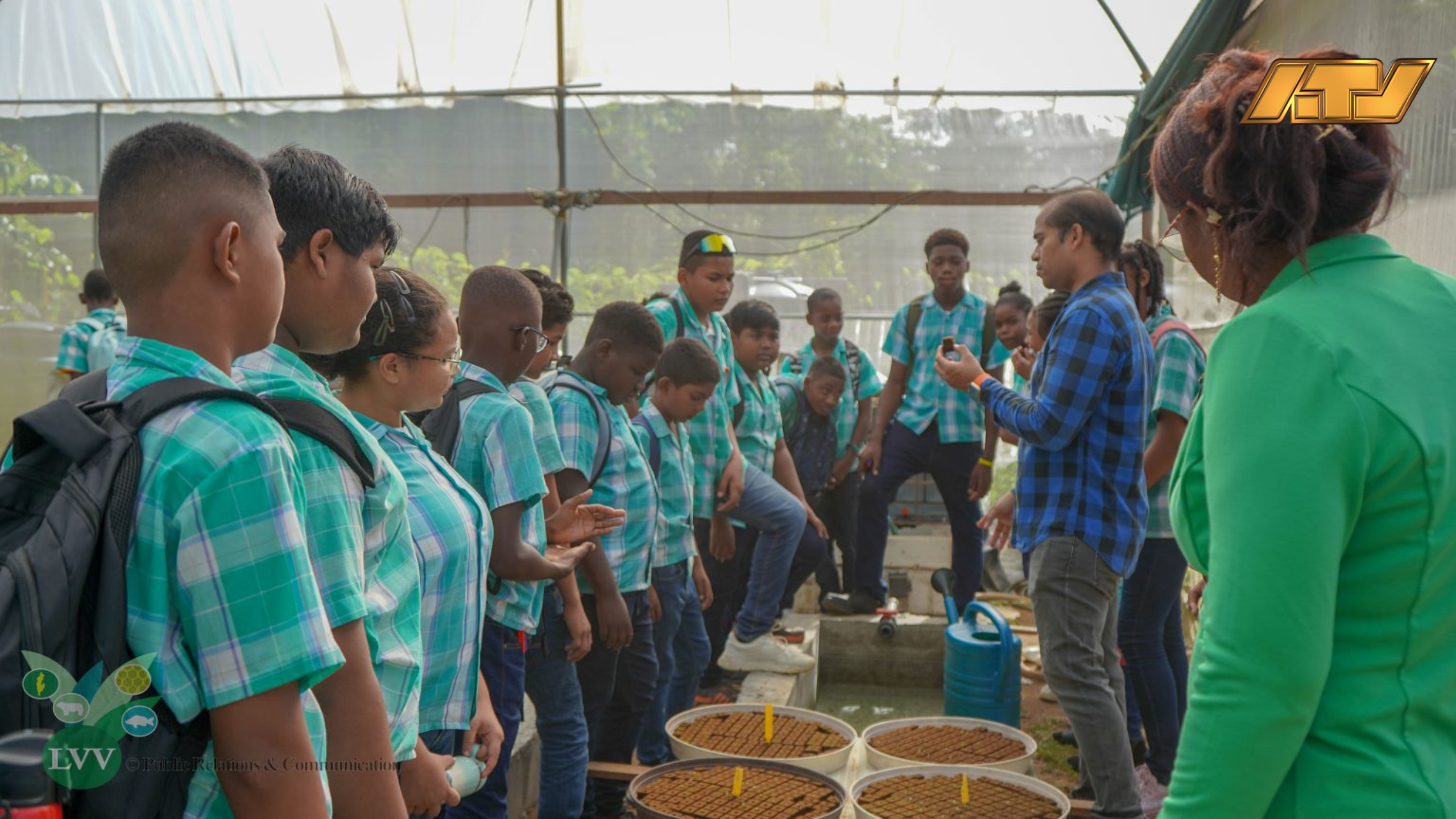 Leerlingen S.O. Ma Retraite raken enthousiast over moderne landbouwtechnieken bij LVV