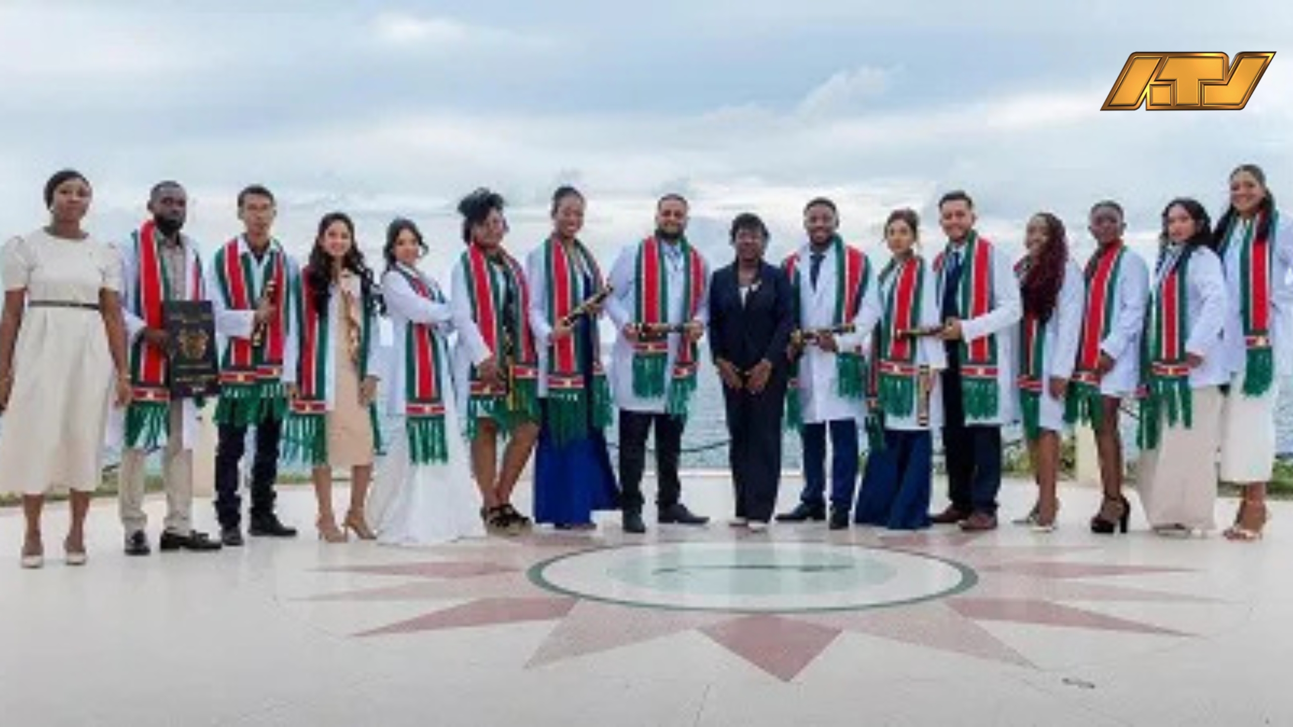 Surinaamse studenten ronden met succes medische opleiding af in Cuba