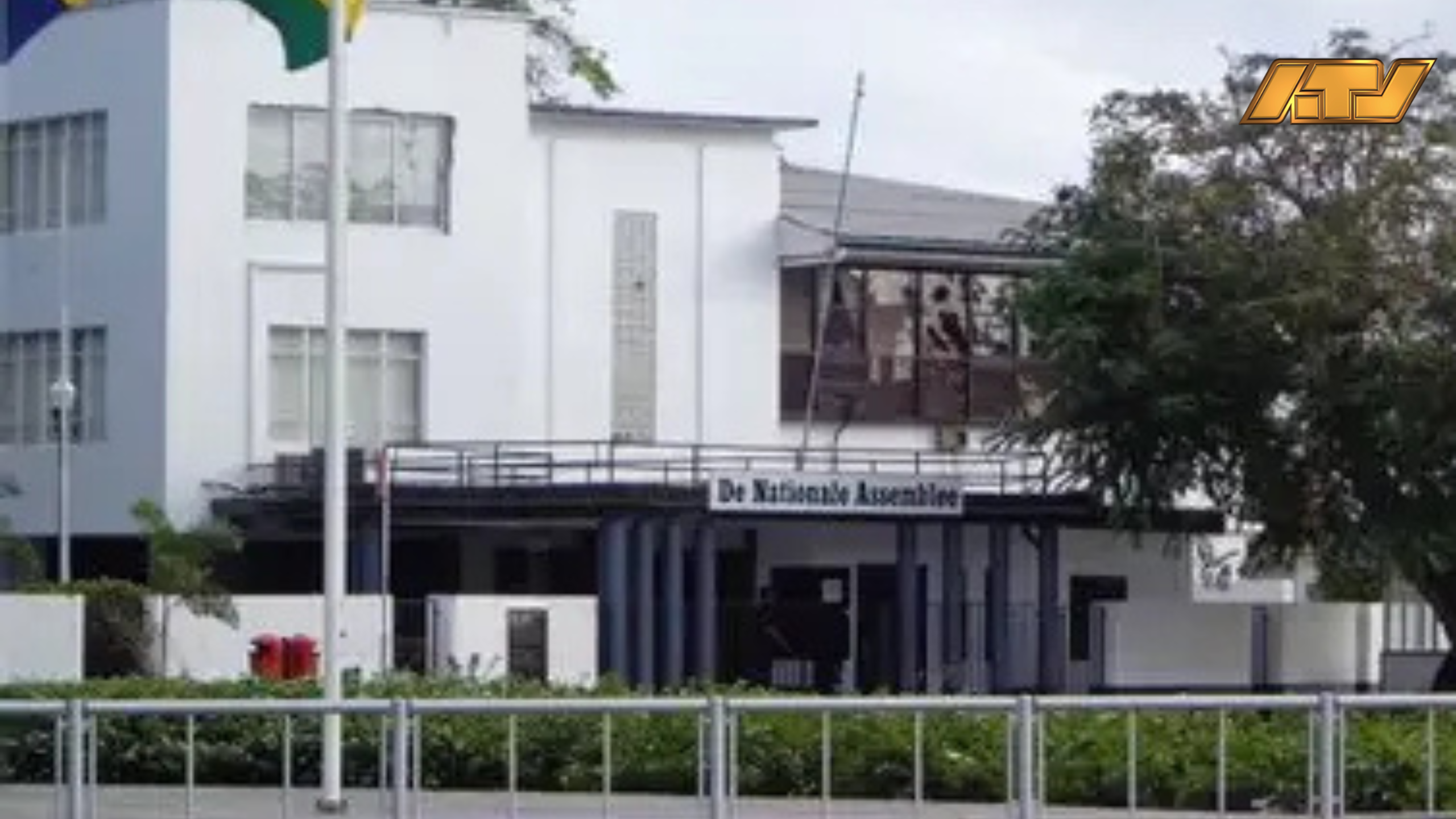 Verdeelde reacties in De Nationale Assemblée op plannen voor grondwetswijziging