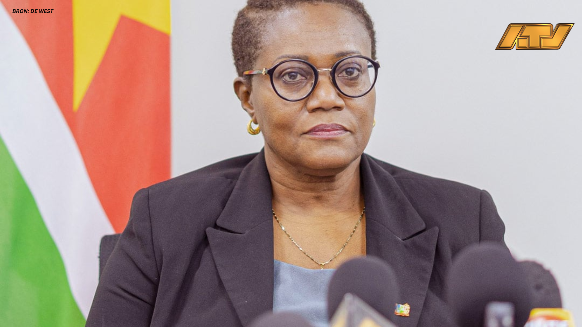 Deviezenreserve stijgt naar 1,8 miljard dollar: Minister Adelien Wijnerman zietvoorzichtig economisch herstel