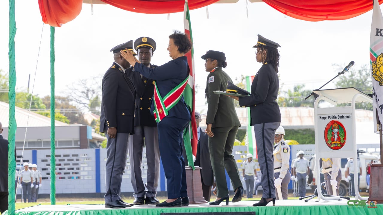 Melvin Pinas nieuwe korpschef politie Suriname: focus op veiligheid en modernisering